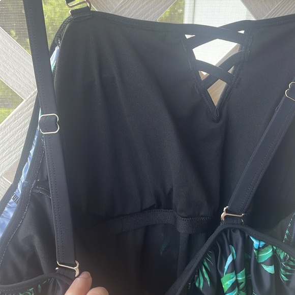 Daci Tropical Off-Shoulder One-Piece Swimsuit - Picture 11 of 12